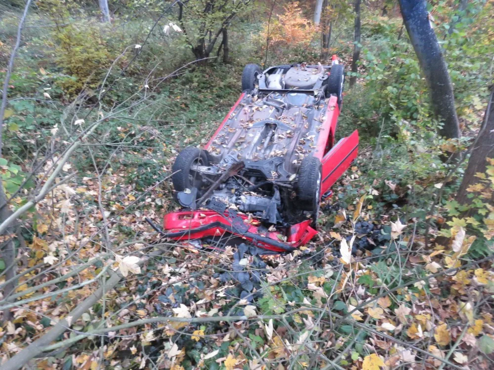 Dopravní nehoda, při které převrátila řidička své auto na střechu