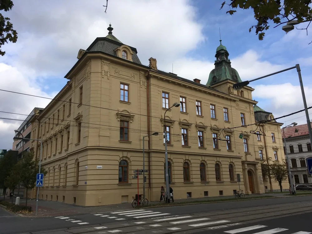 Opravená budova kliniky