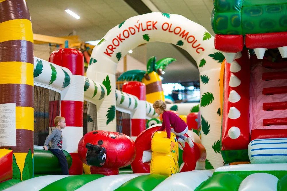 V Olomouci otevřel nový zábavní park Krokodýlek, nabízí téměř třicet atrakcí pod jednou střechou