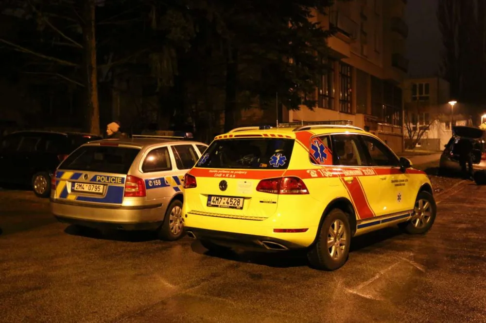 VIDEO: Pětasedmdesátiletý muž podlehl svým zraněním po pádu z okna na ulici Foerstrova v Olomouci
