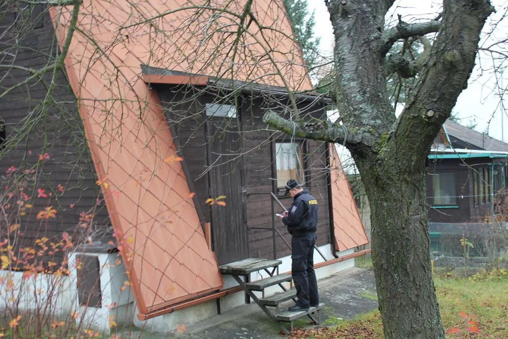 Policisté kontrolovali chatoviště. Na lístku nechávali rady chatařům, jak zabezpečit svůj majetek