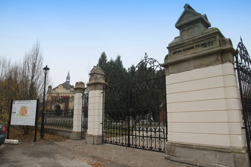 Vstup olomouckého hřbitova prošel opravou za více než milion, takto teď vypadá