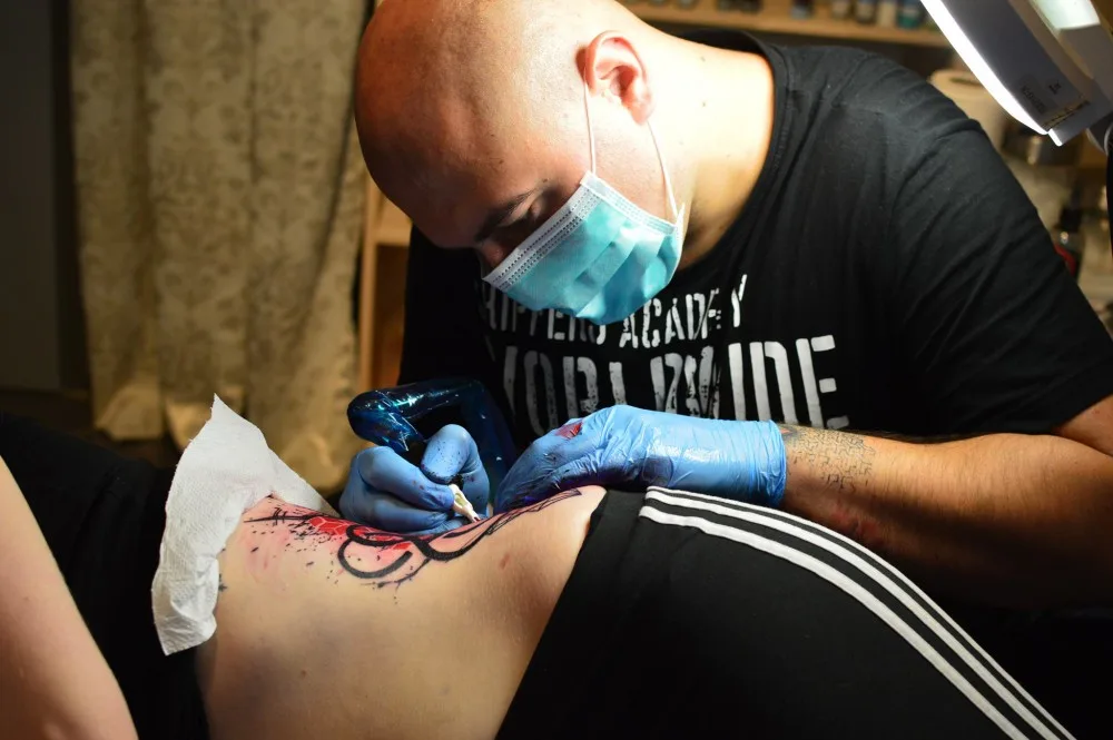 Reportáž na vlastní kůži v Nibbler Art & Tattoo Studio: Tetování je jen napořád