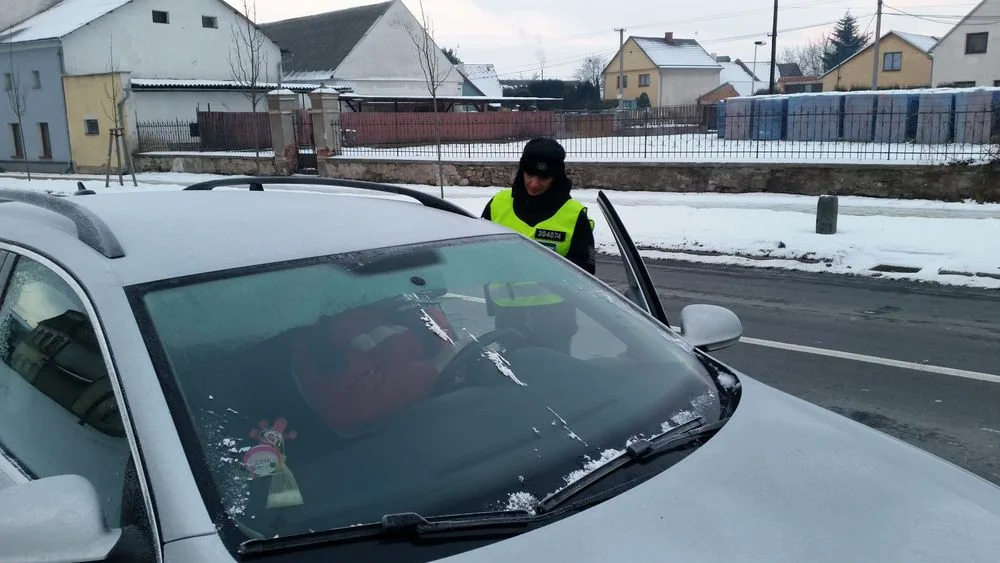 Policisté se zaměřili na řidiče ve Šternberku, odhalili i celostátně hledanou osobu