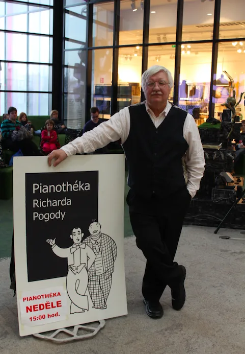 Pianothéka Richarda Pogody není pouze pro starší ročníky