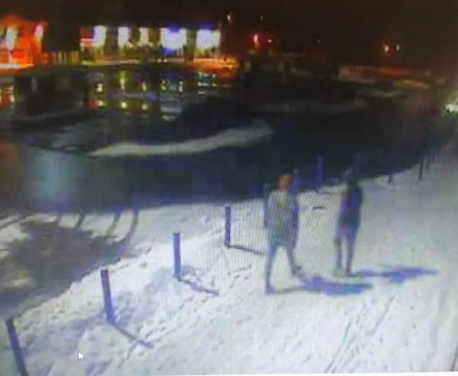 VIDEO: Policie hledá zloděje, kteří fyzicky napadají a poté okrádají chodce v Uničově