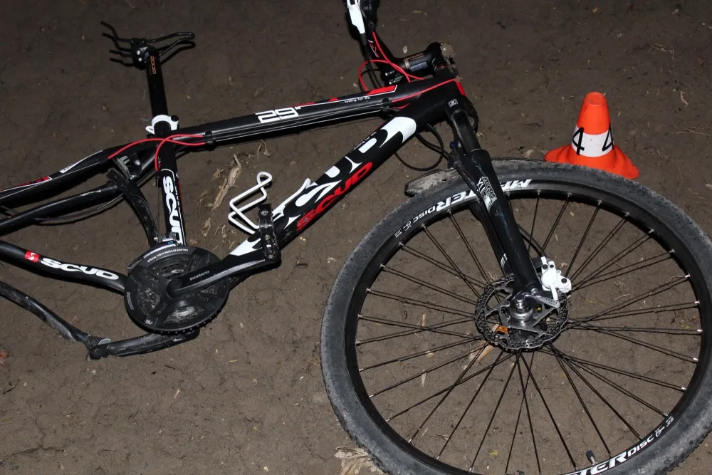 Řidič srazil v Olomouci cyklistu a ujel. Těžce zraněnému kolaři poskytla pomoc až projíždějící řidička