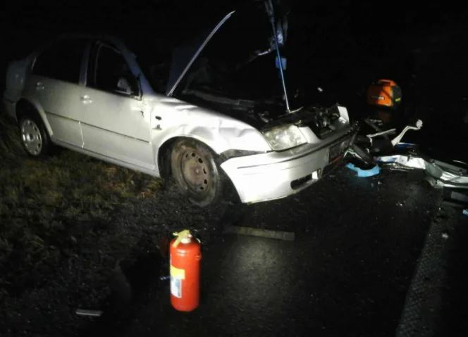 Při nehodě nákladního a osobního auta zemřel osmnáctiletý řidič