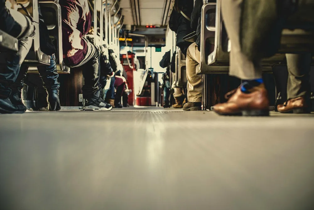 Dva cestující si z autobusu udělali pojízdný ring