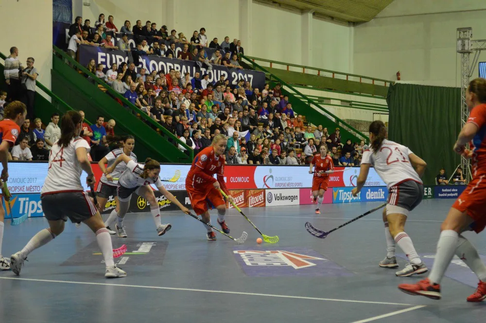 FOTO: První den EFT v Olomouci - Švýcarky otočily zápas s Českem. Švédky přestřílely Finky
