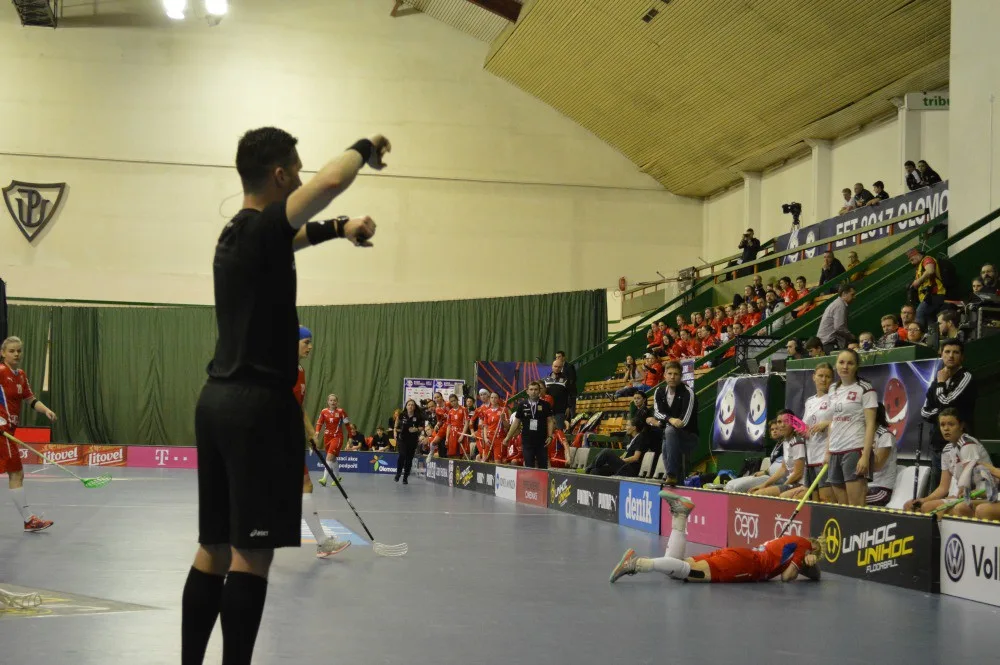 FOTO: První den EFT v Olomouci - Švýcarky otočily zápas s Českem. Švédky přestřílely Finky