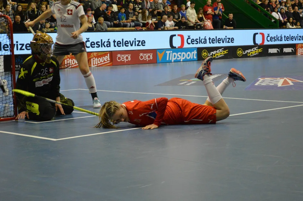 FOTO: První den EFT v Olomouci - Švýcarky otočily zápas s Českem. Švédky přestřílely Finky