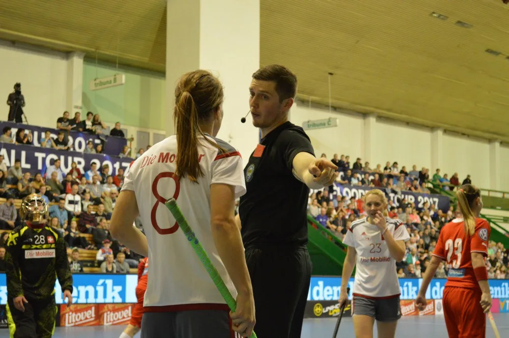 FOTO: První den EFT v Olomouci - Švýcarky otočily zápas s Českem. Švédky přestřílely Finky