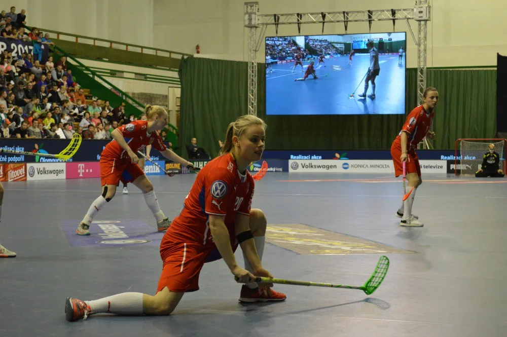 FOTO: První den EFT v Olomouci - Švýcarky otočily zápas s Českem. Švédky přestřílely Finky