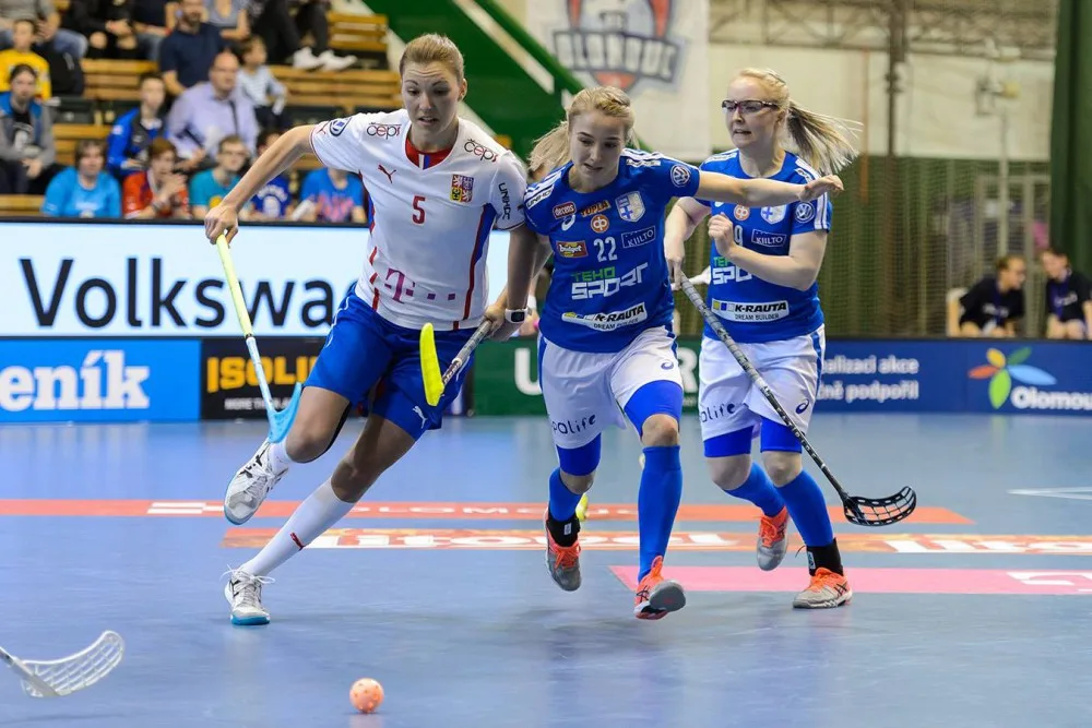 Eliška Krupnová během turnaje v Olomouci v souboji s finskými hráčkami