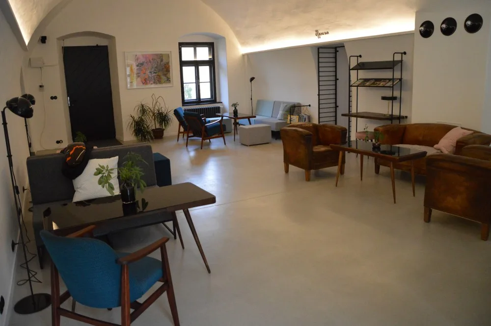 Hostel Long Story Short