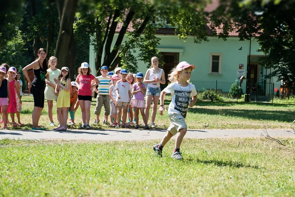 Máte poslední možnost přihlásit své ratolesti na letní vědecký tábor. Uzávěrka je ve středu