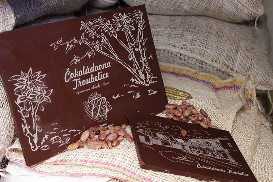 Na každém kousku čokolády si dají opravdu záležet. Poodhalili jsme tajemství výroby čokolády v Troubelicích