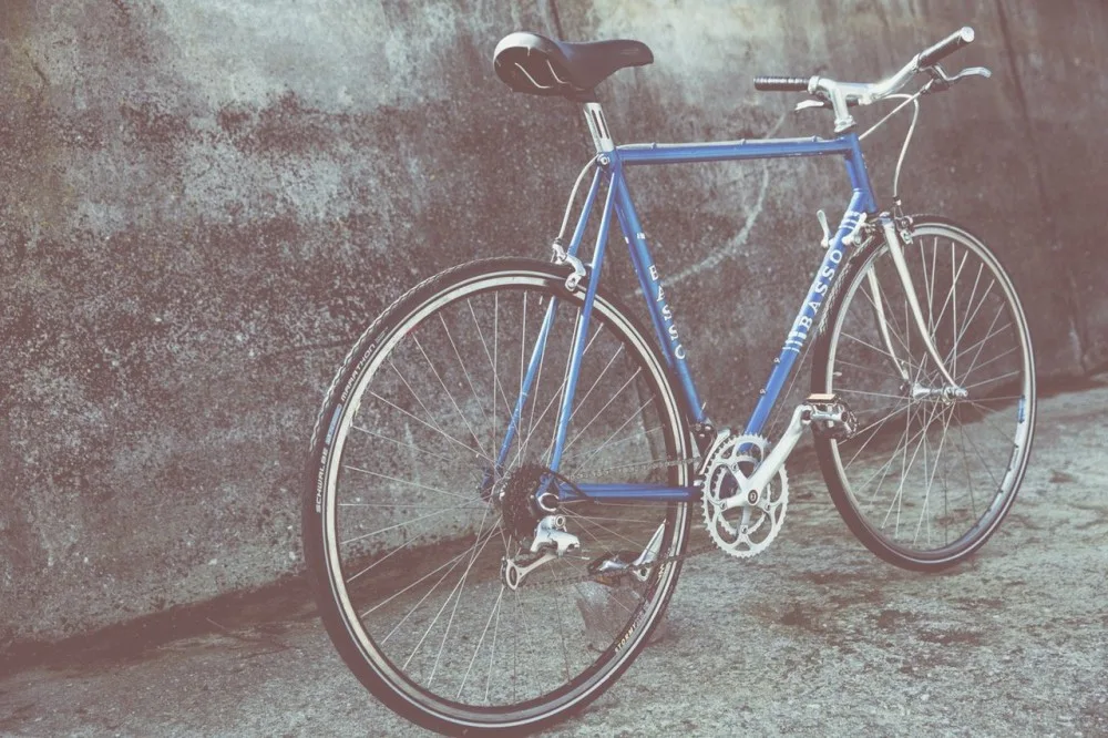 Cyklistka jela v noci po středu cesty, nadýchala více jak tři promile