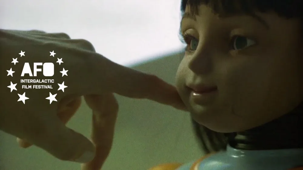 VIDEO: Elektrizující lovestory lidí a robotů. Podívejte se na emospot z AFO52