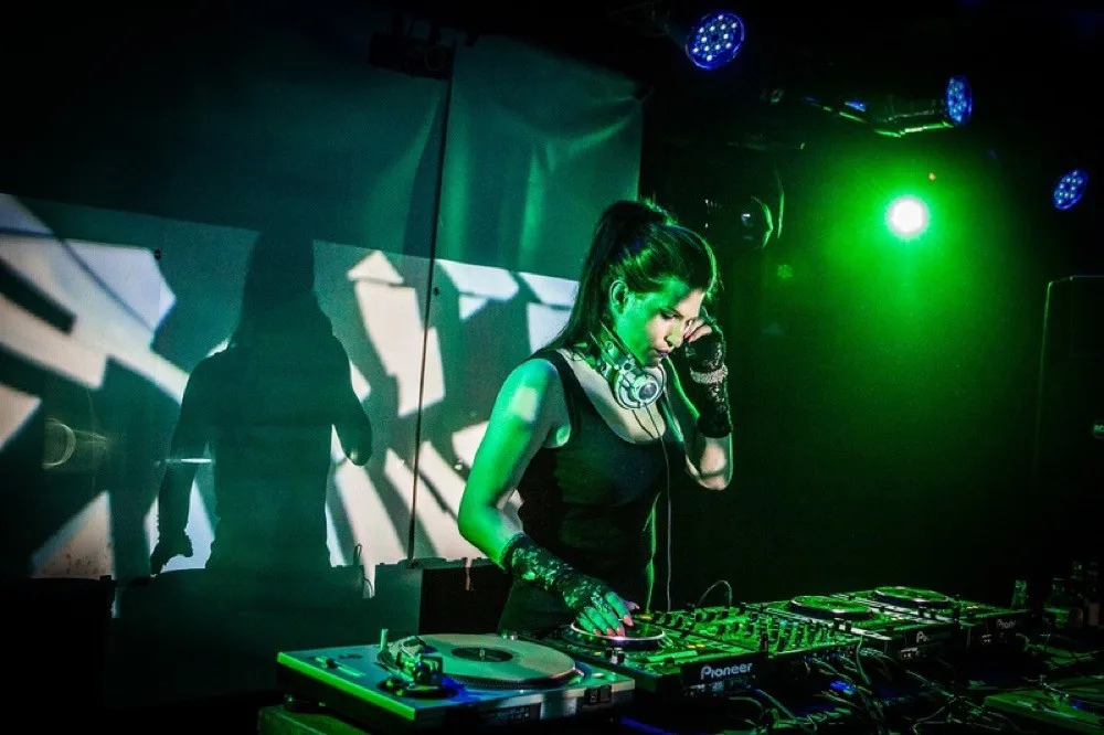 Čtvrtý ročník multižánrového festivalu Letiště se ponese v duchu art & party