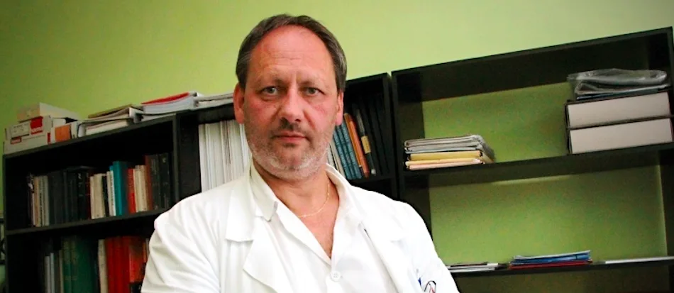Olomoucký lékař vymyslel meziobratlový implantát z titanu
