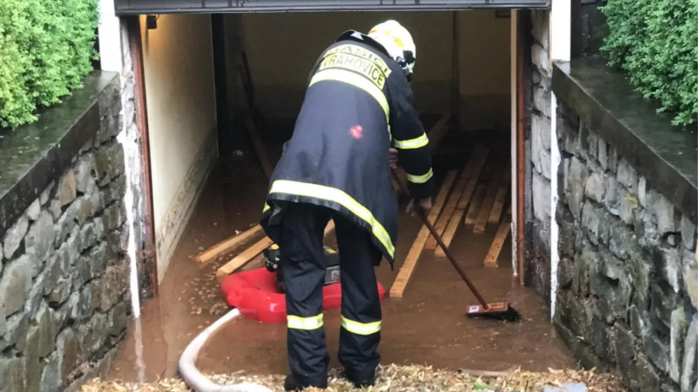 Hasiči měli kvůli bouřce stejný počet výjezdů, který normálně řěší za týden