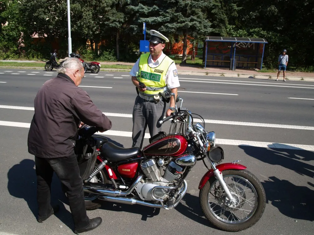 Policisté se zaměřili na motorkáře. Kontrolou prošli bez újmy téměř všichni, až na jednoho