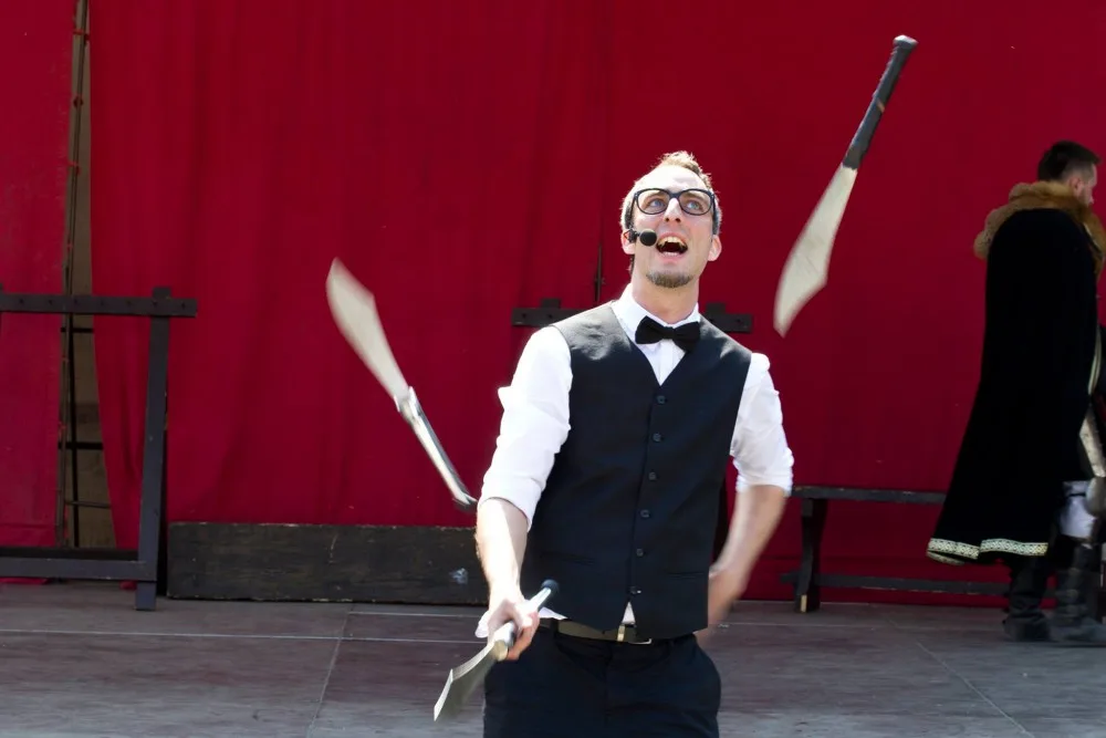 KULTURA V OLOMOUCI: Žonglérská show u Terezské brány nebo stand-up v letním kině