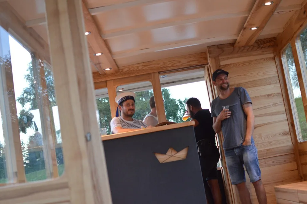 FOTOREPORT: Po Moravě už budou jezdit dvě vyhlídkové lodě. Projeli jsme se novou lodí Šimona Pelikána