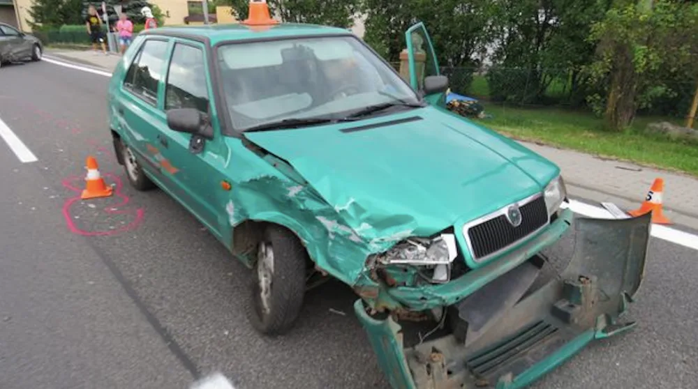 Opilá řidička nedala přednost při odbočování a srazila se s protijedoucím autem