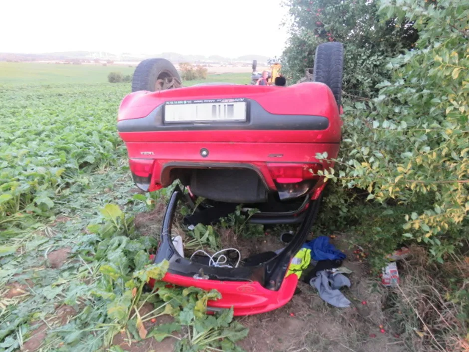 Auto skončilo na střeše