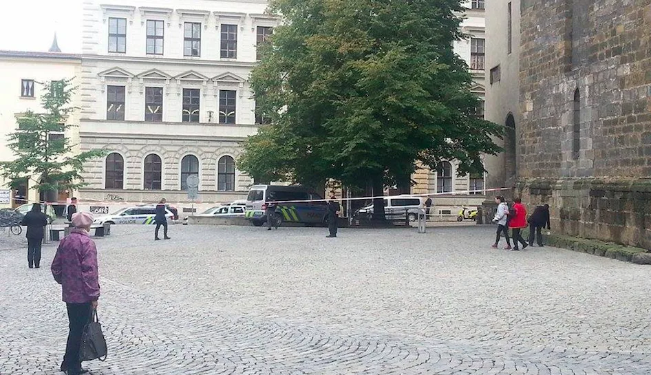 AKTUALIZOVÁNO: Psovod v budově Komenia žádnou bombu nenašel