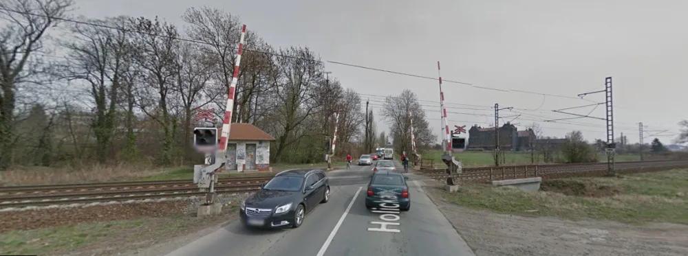 Přejezd v Holici (zdroj: Goodle Maps)