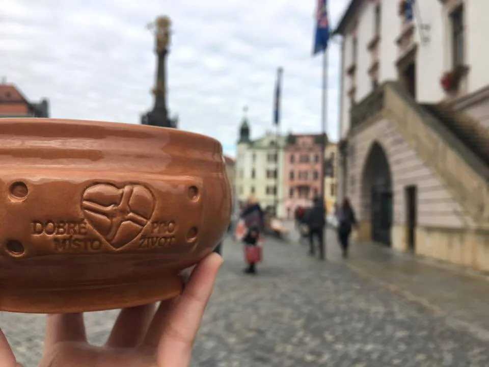Na náměstí se opět bude prodávat polévka. Výtěžek půjde pro lidi bez domova i zrakově postižené