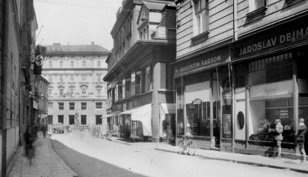 Dejmalova cukrárna v roce 1943