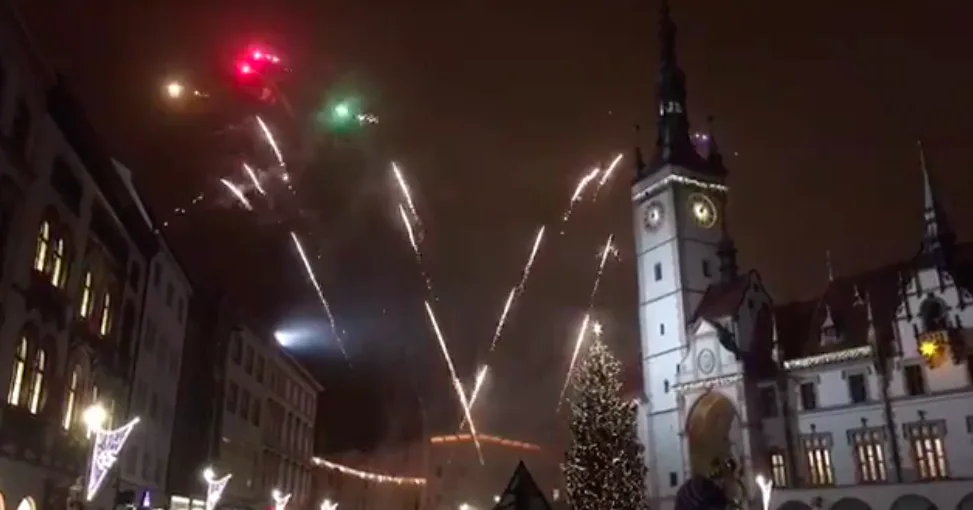 Novoroční ohňostroj bude letos nakonec zase na Horním náměstí. Bude trvat patnáct minut