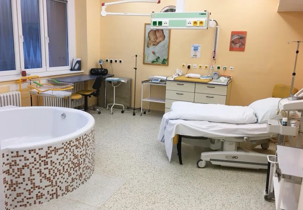 Nová relaxační vana je připravena pro rodičky v Nemocnici Šternberk