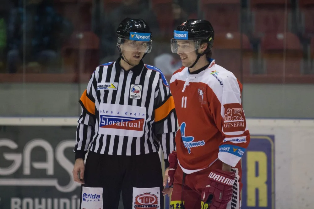 FOTOGALERIE: Mora doma podlehla Plzni 2:4, na šití do šaten musel Kuba Galvas a Honza Jaroměřský