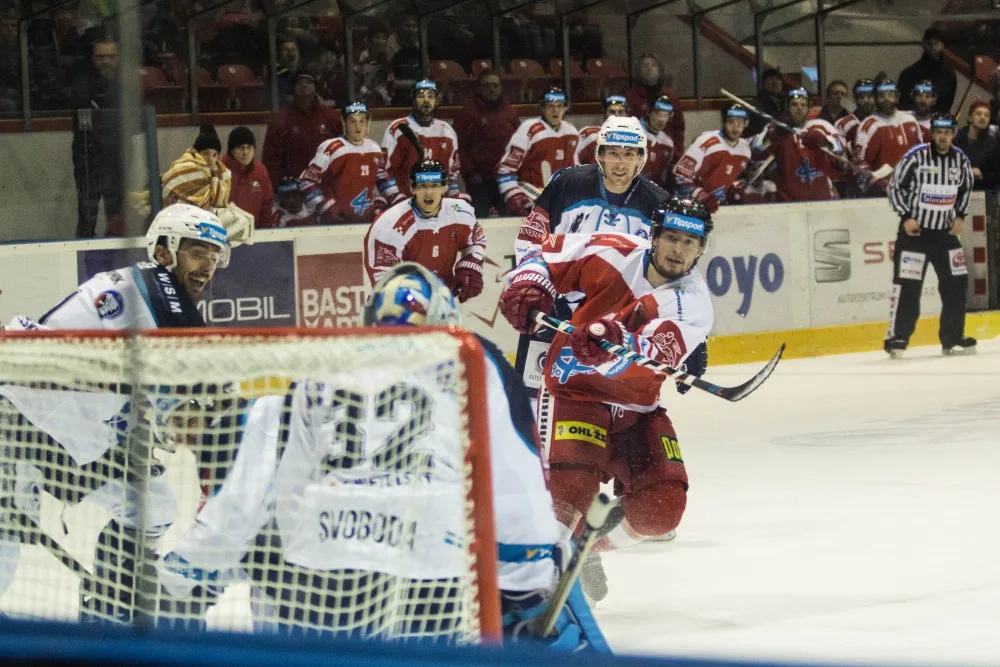 FOTOGALERIE: Mora doma podlehla Plzni 2:4, na šití do šaten musel Kuba Galvas a Honza Jaroměřský