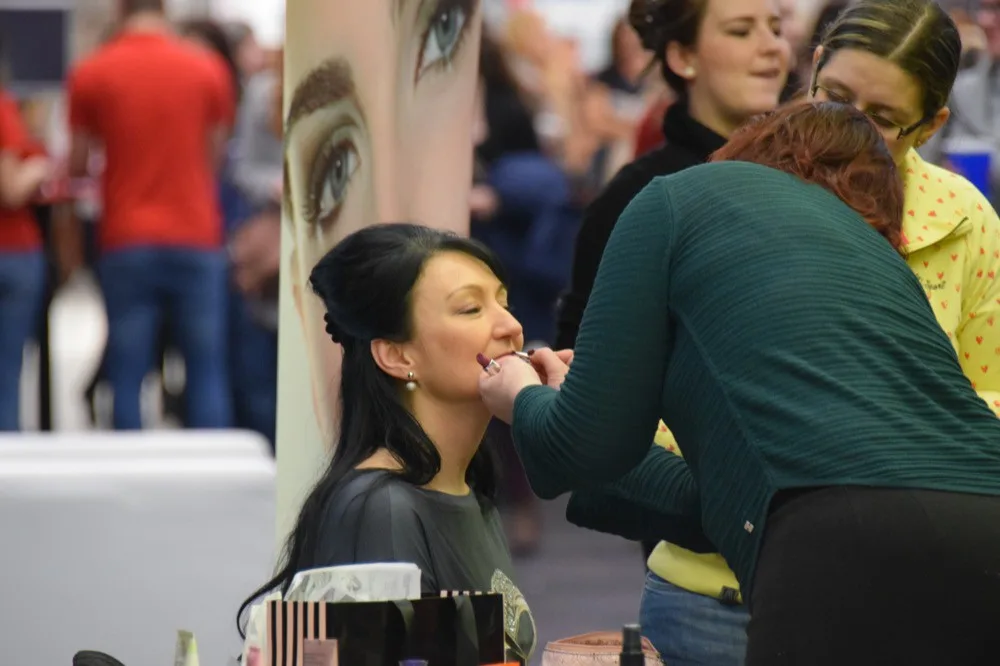 FOTOGALERIE: Ženy vzaly útokem Premiere Cinemas. Užily si předpremiéru Padesáti odstínů svobody