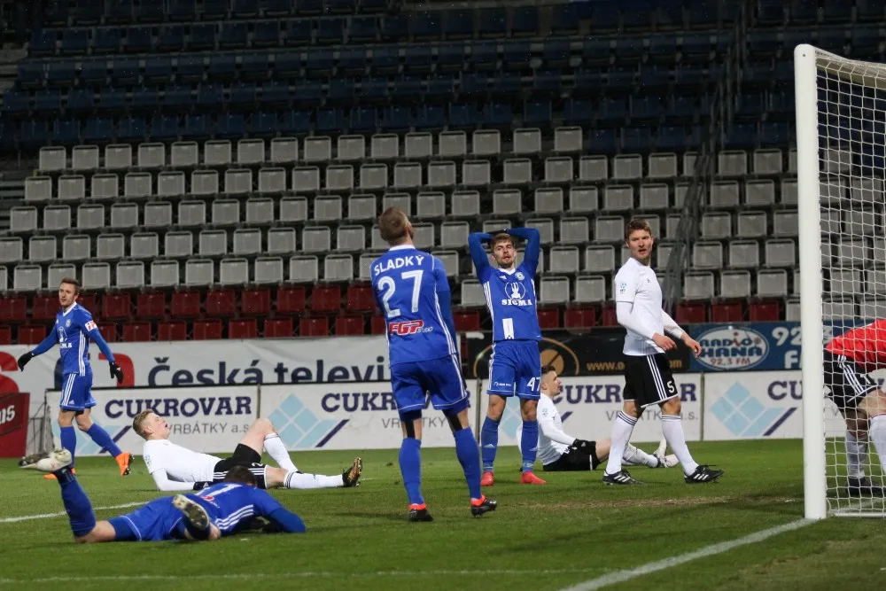 FOTOGALERIE: Sigma doma jen remizovala s Karvinou 1:1, přišla tak o třetí místo v tabulce