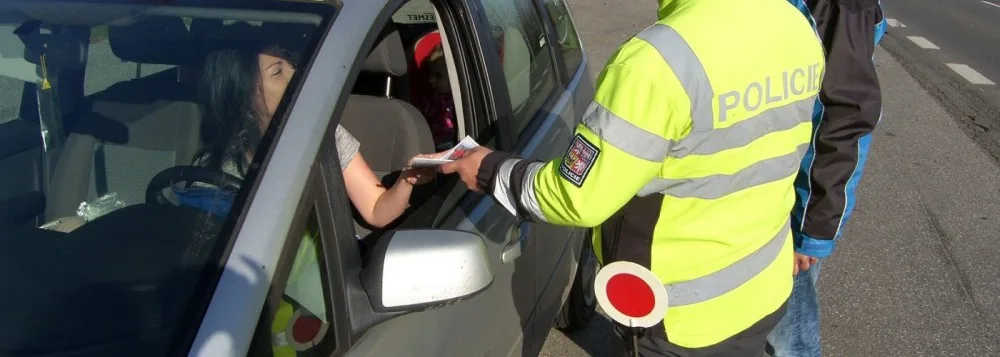 Dejte nám auto, zaplatíme pokuty. Známý „ochránce kuřáckých hospod“ má nový projekt