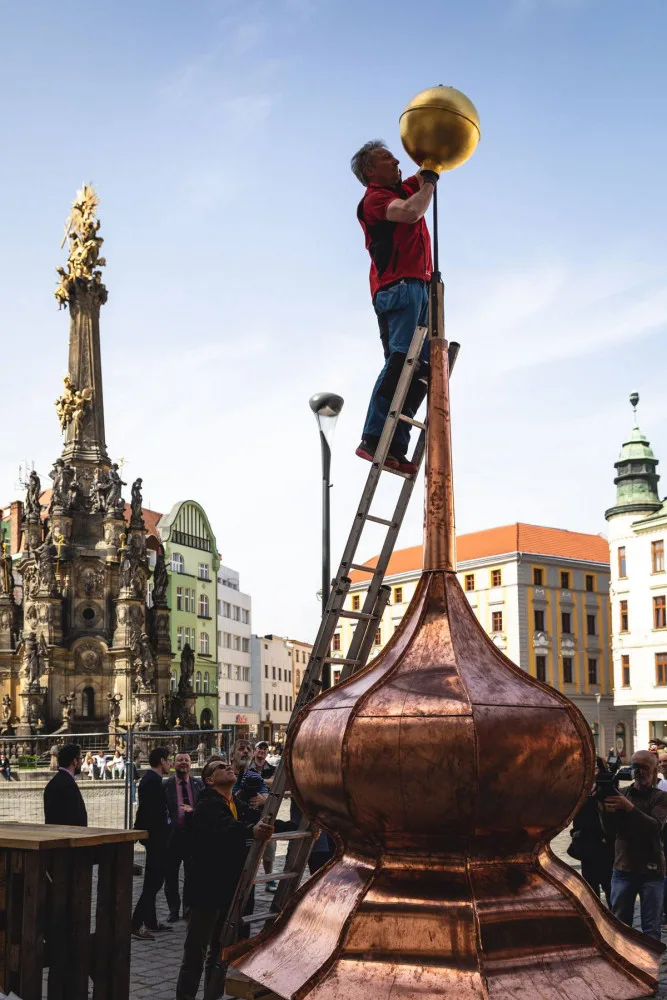 FOTO: Do věžičky olomoucké radnice zástupci města uložili aktuální dokumenty pro další generace