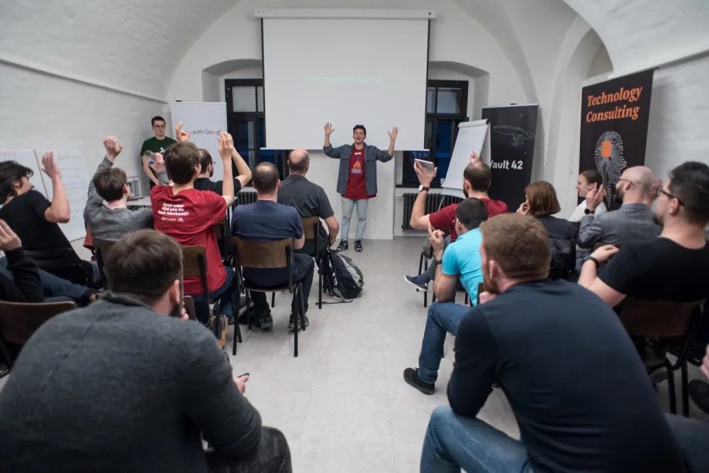 Ve Vaultu 42 se konal první Startup Weekend Olomouc, vítězem je projekt Triko, které vám zachrání život