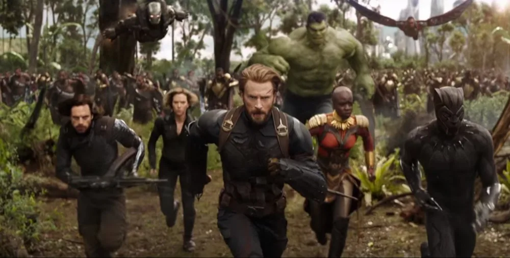 FILMOVÉ PREMIÉRY: Vrací se Avengers a svedou nekonečný boj. Doplní je dvě komedie