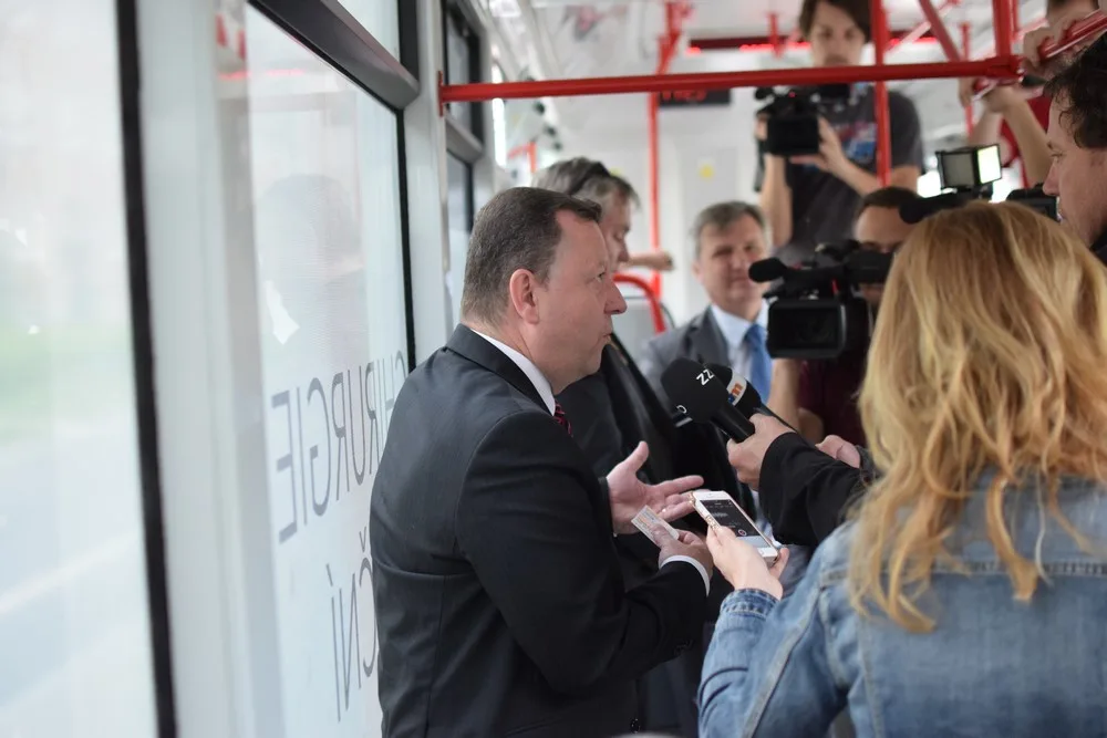 FOTO/VIDEO: Z Neředína poprvé vyjela nová linka tramvaje