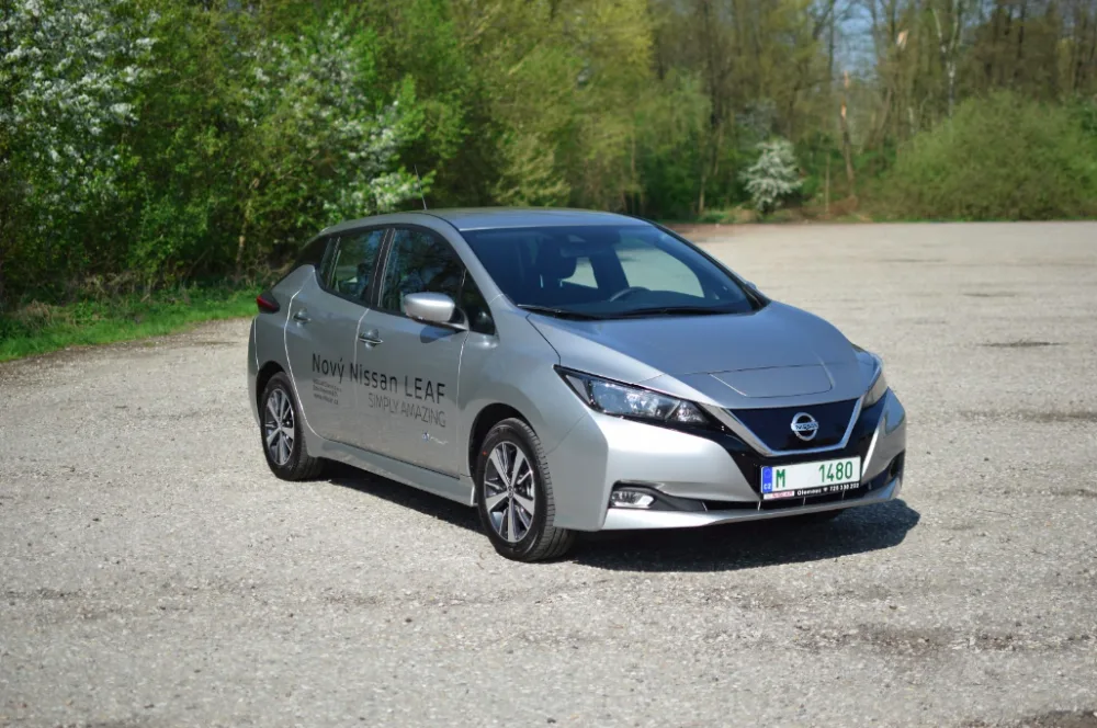 Šetrný k životnímu prostředí, zároveň výkonný a tichý. Vyzkoušeli jsme elektromobil Nissan Leaf