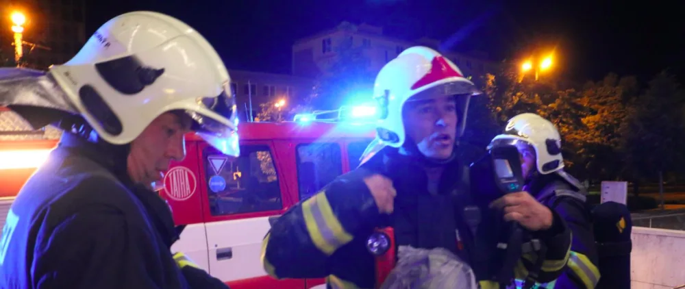 VIDEO: V olomouckém Clarionu hořel v noci pokoj, evakuováno muselo být 150 lidí
