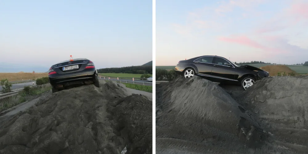 FOTO: Cizinec příliš věřil na dálnici své navigaci, ta ho zavedla na staveniště a do hromady písku